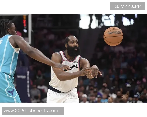 湖刺球迷手机桌面惊现小卡与哈登捧杯画面引发热议 湖刺球迷手机桌面惊现小卡与哈登捧杯画面引发热议